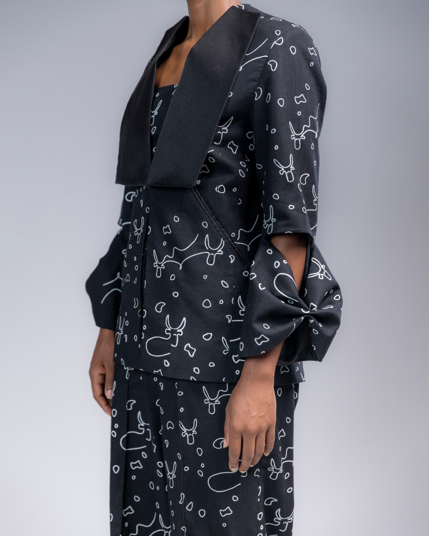 Ngegeni Suit